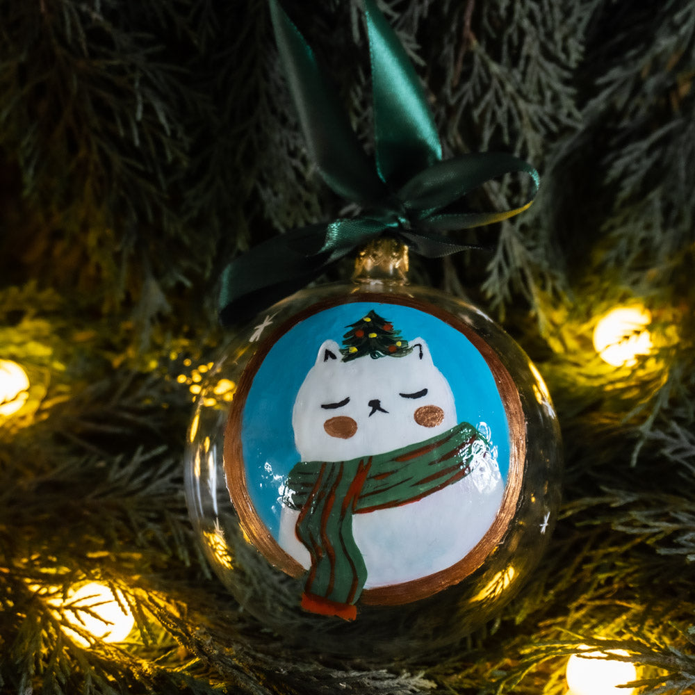 Glob de sticlă pictat manual- Pisică albă