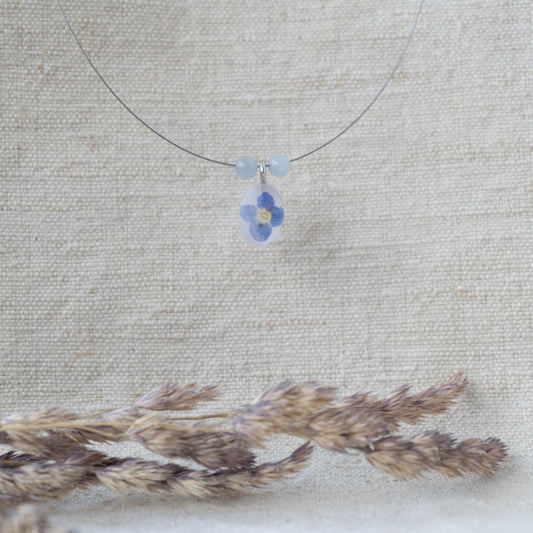 Lănțișor albastru cu pietre naturale și ventrilică