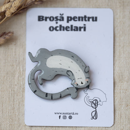 Broșă din lemn pentru ochelari - Pisică gri