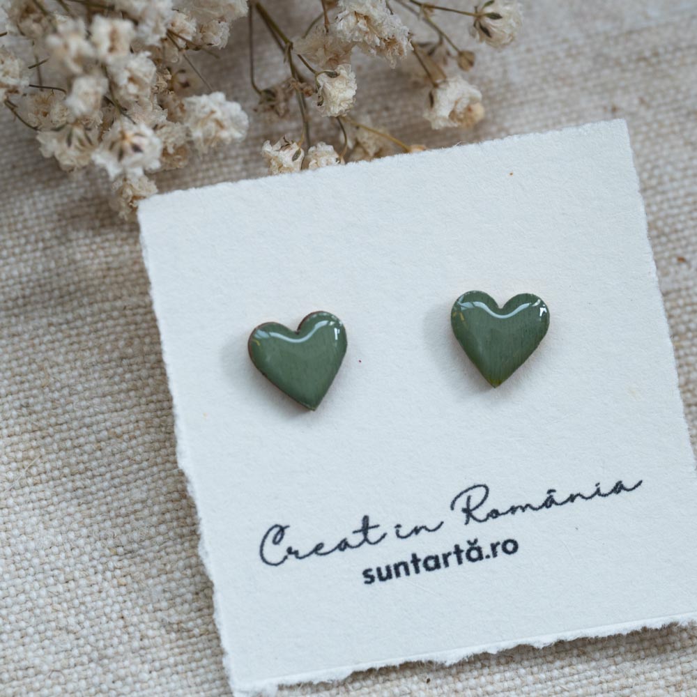 Cercei studs inimioare