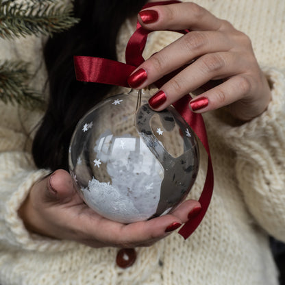 Glob de sticlă pictat manual- Pisică tigrată cu fular