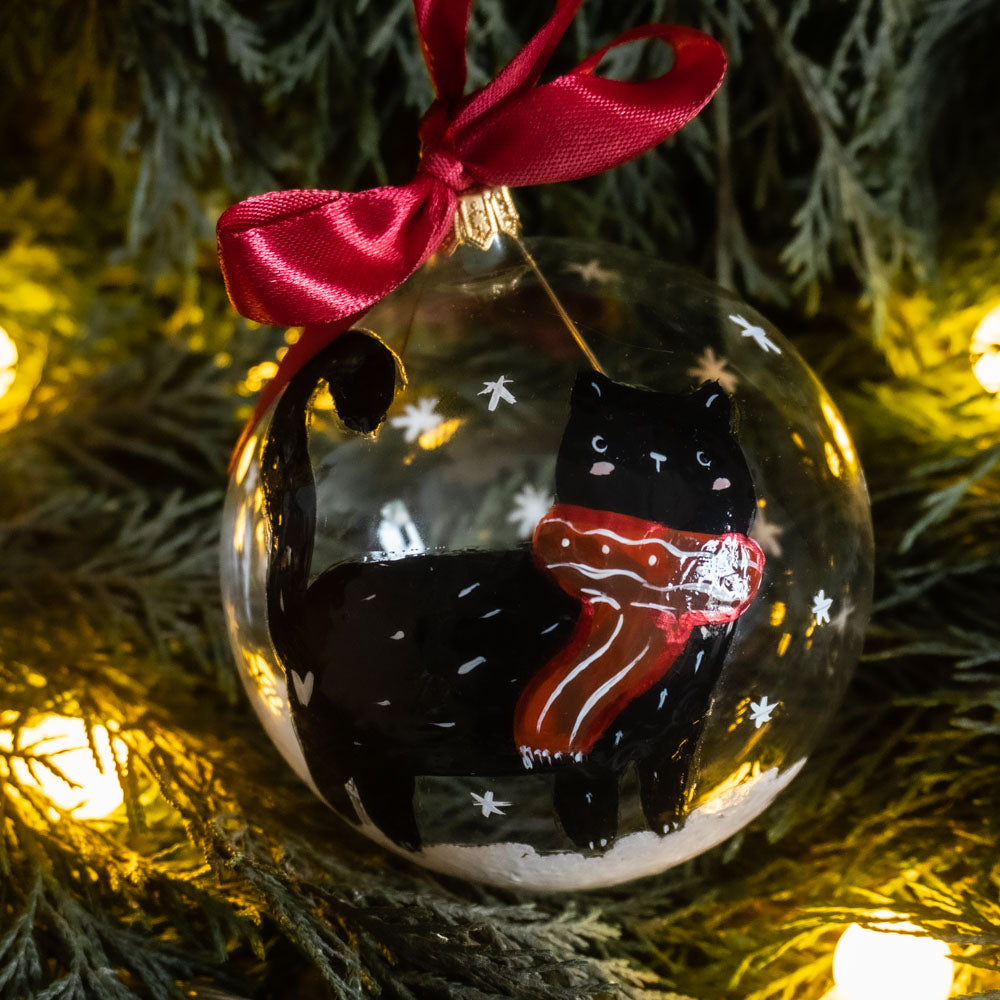 Glob de sticlă pictat manual- Pisică neagră cu fular