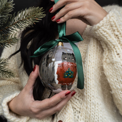 Glob de sticlă pictat manual- Pisică cu pulover